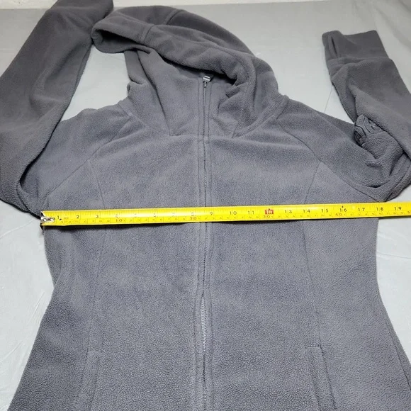 Zip-up Bench Sweater - Picture 15 of 16